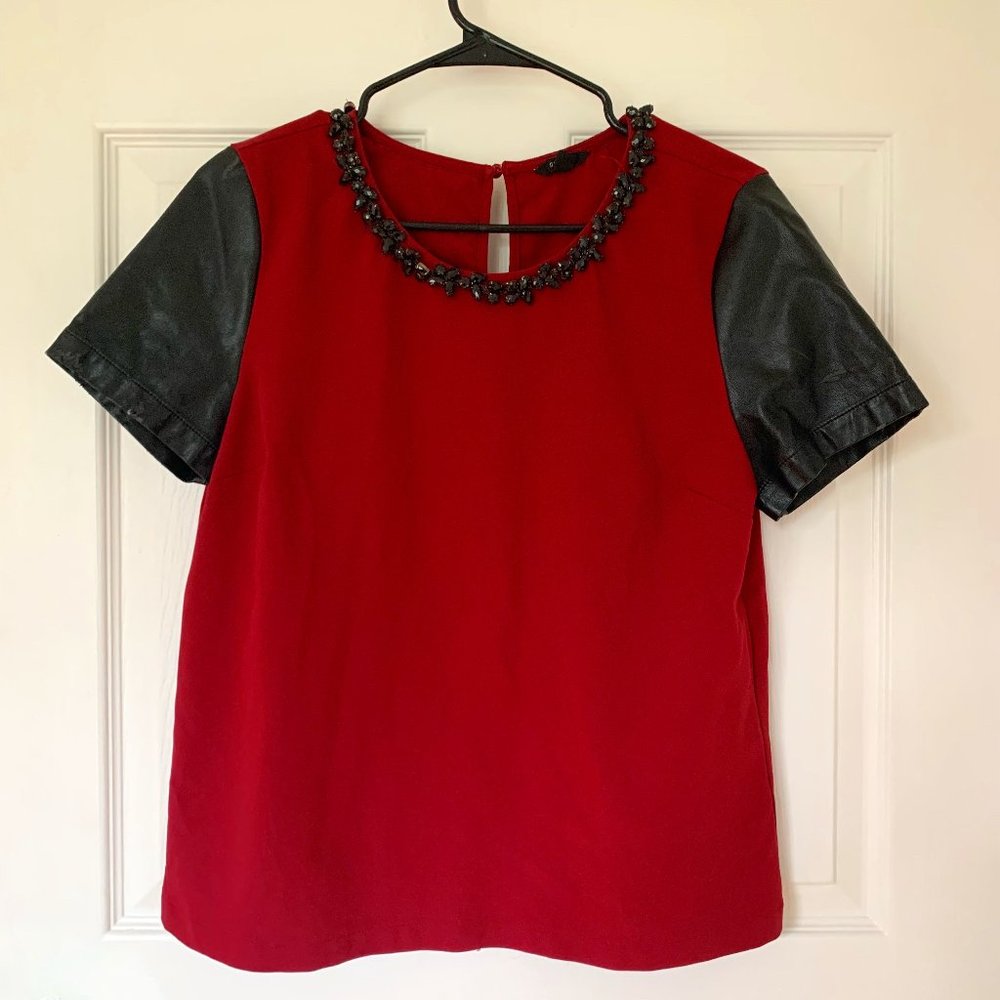 Short sleeve dress-shirt (M) from Guess, maroon with black details